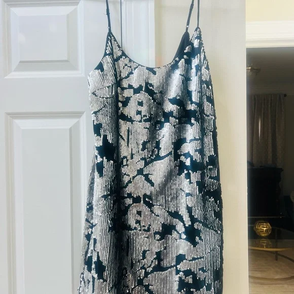 Forever 21 Monochrome Sequin Top - Picture 2 of 7